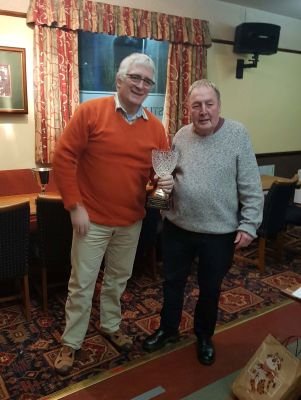 Stuart G0IUA receiving the Paul Sargent award

